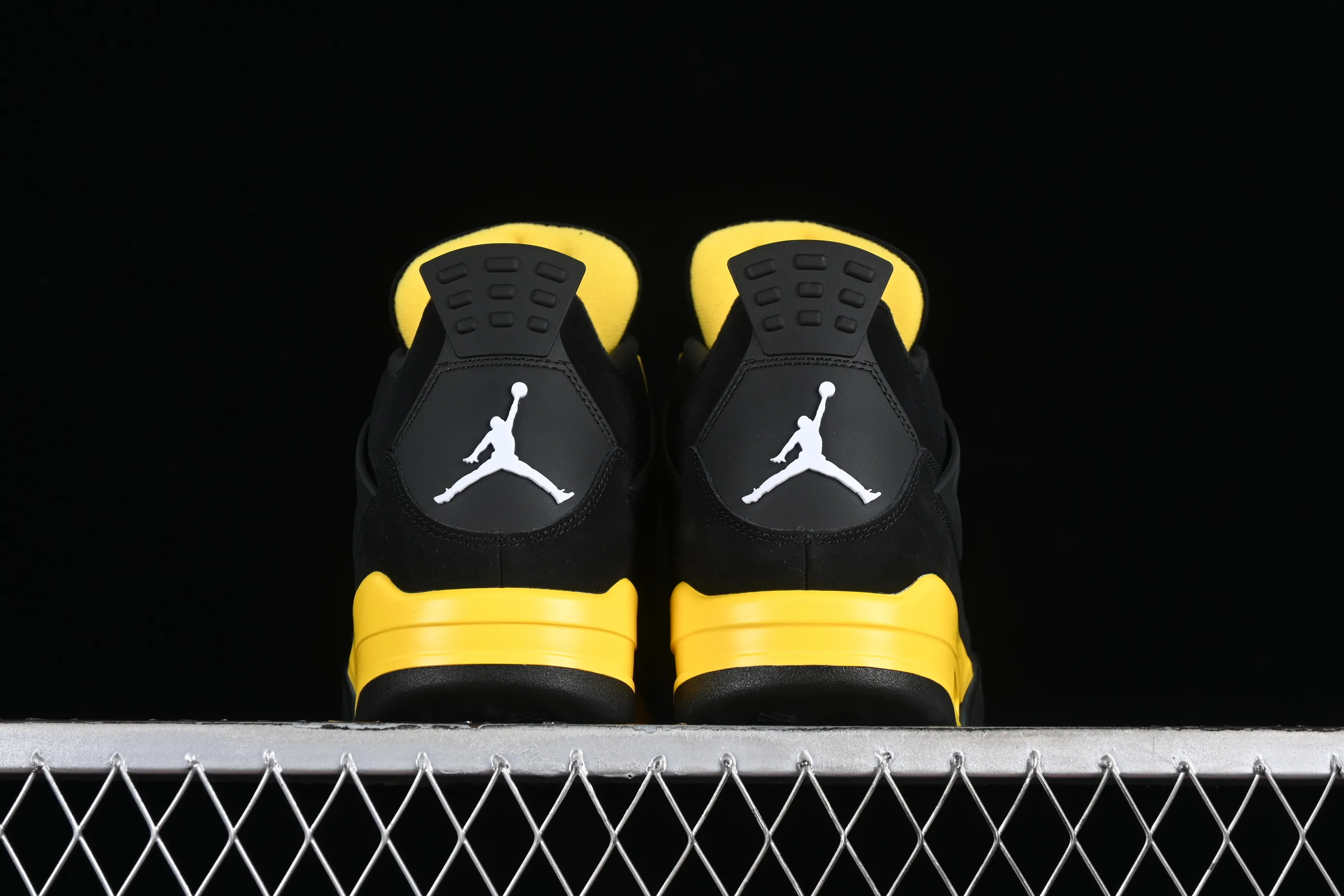 All categories Air Jordan Jordan series basketball shoes Air Jordan 4 foreign trade version Air Jordan 4 "Thunder" AJ4 Joe 4 Thunder replica basketball shoes DH6927-017